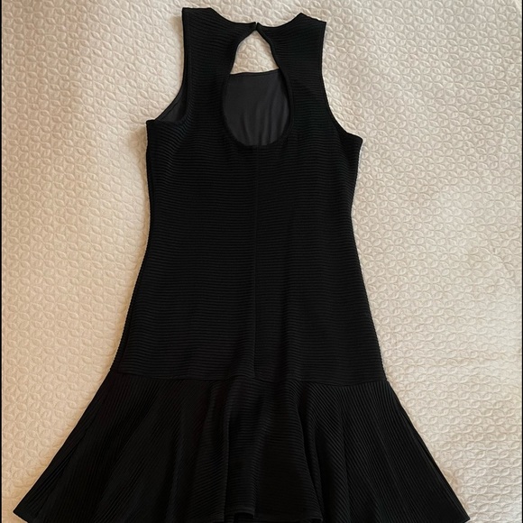 Trina Turk BodyCon Dress - Picture 3 of 4